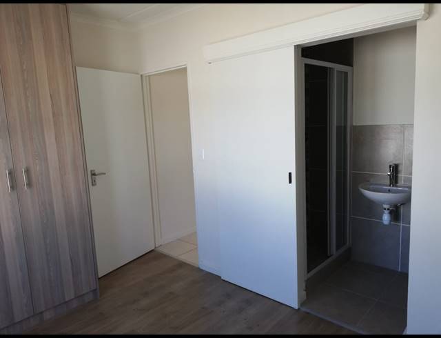 2 bed property to rent in CLOETESVILLE